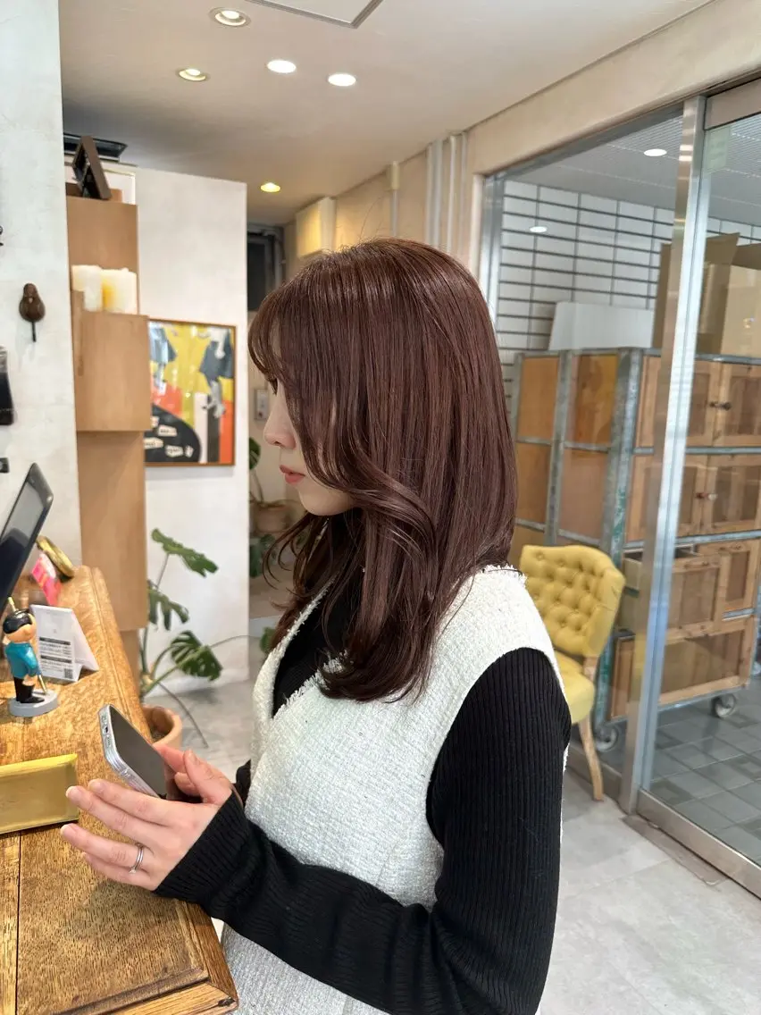 セミロング カラー ブラウンカラー ココアブラウン トリートメント みづき 新宿のヘアスタイル