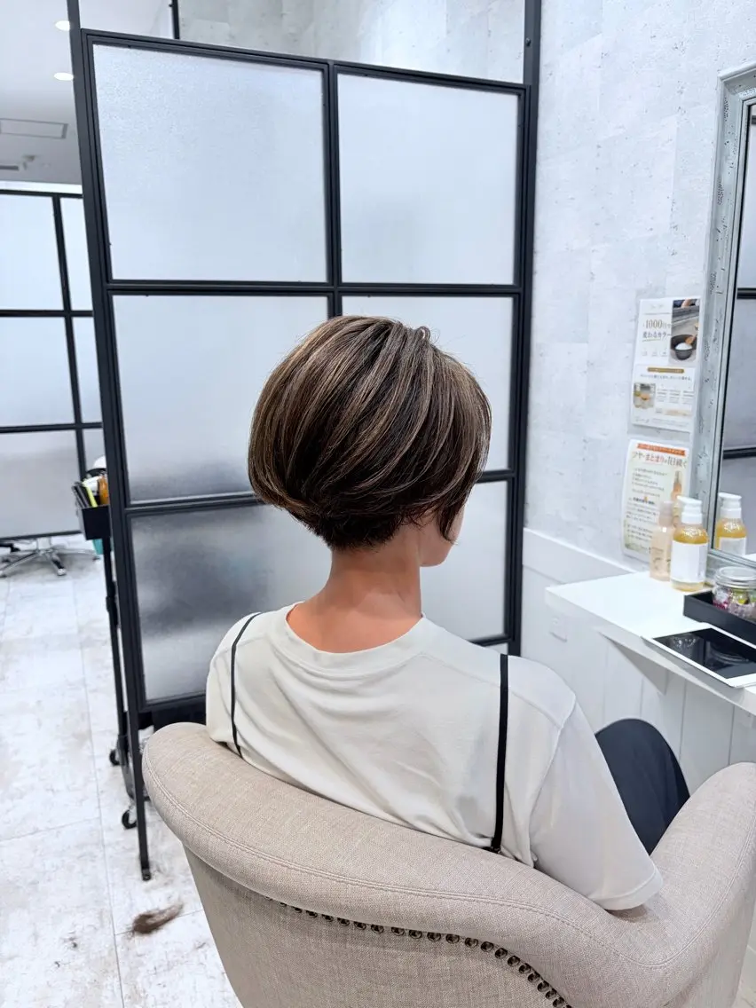 ショート ショートヘア 白髪ぼかし | ヨッシーのヘアスタイル