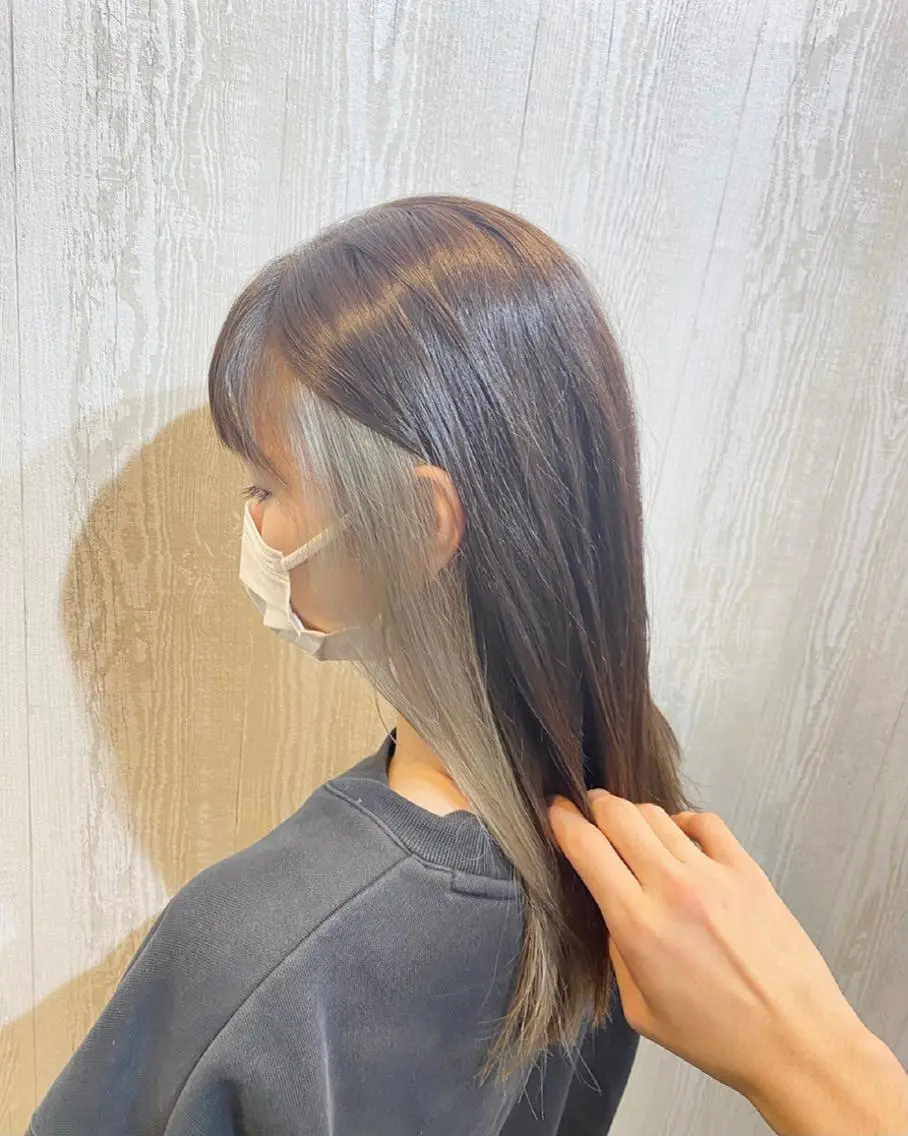 カット+イヤリングカラー+3STEPトリートメント(ケアブリーチ込)の写真