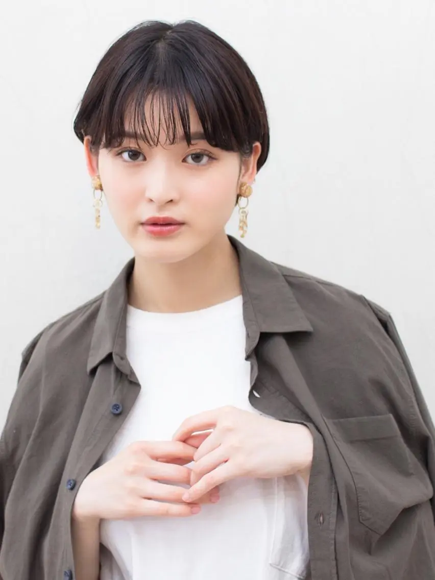 前髪カット＋アディクシーカラー＋トリートメントの写真
