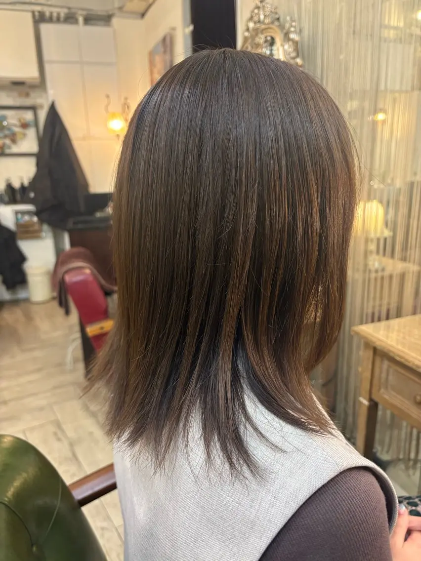 ミディアム ボブ 外ハネヘア カット ヘアカラー 新宿御苑/ショート ショートボブ/山口のヘアスタイル