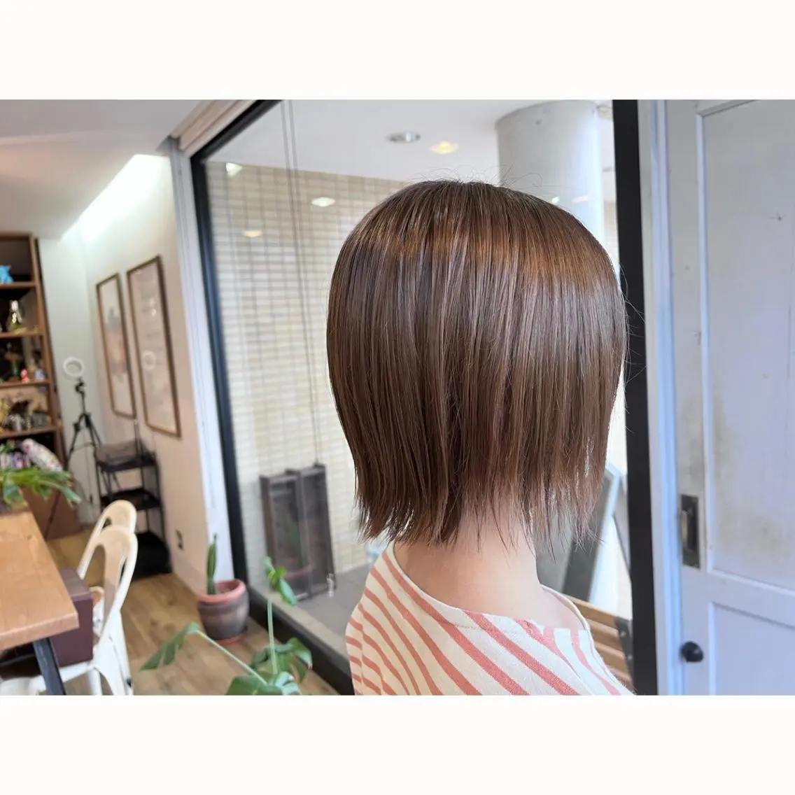 ショート カラー アッシュ ベージュカラー ヘアカラー トリートメント ツキダテ ユイのヘアスタイル