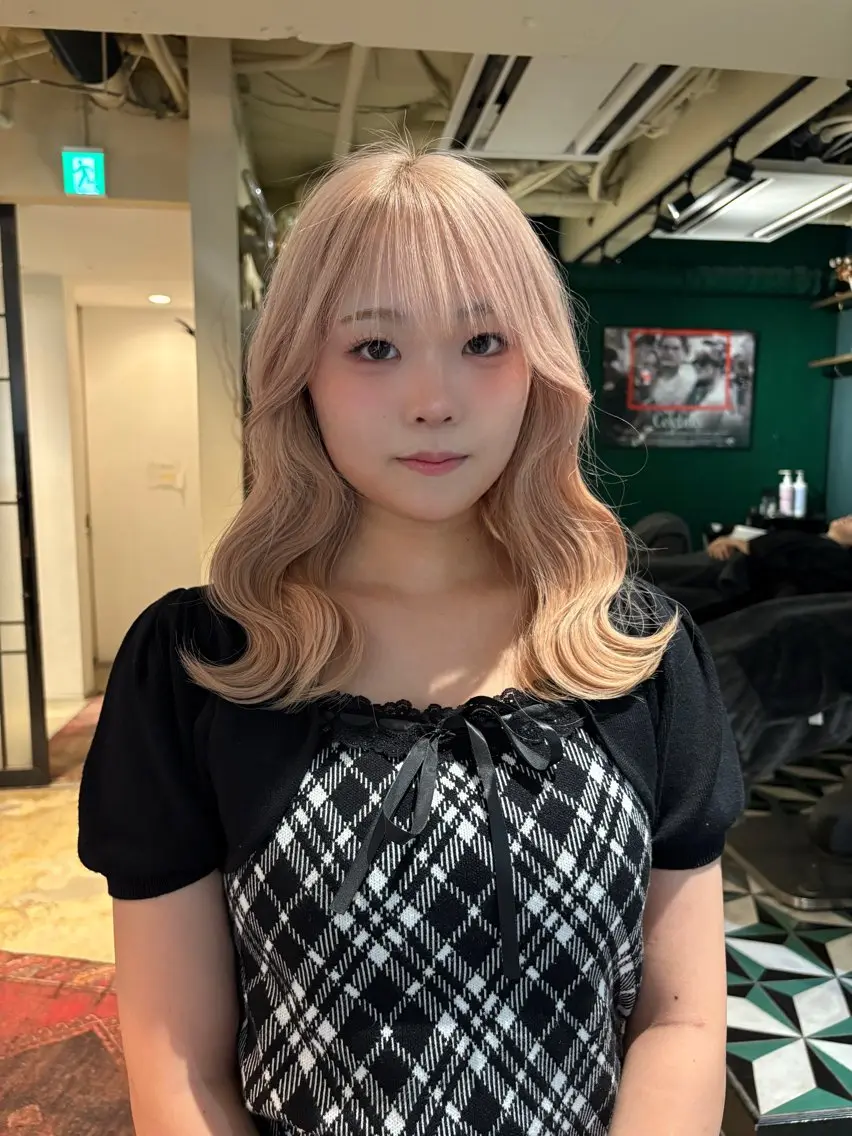 セミロング カラー カット ヘアカラー トリートメント レイヤー/ブリーチ /アイ/YUIのヘアスタイル
