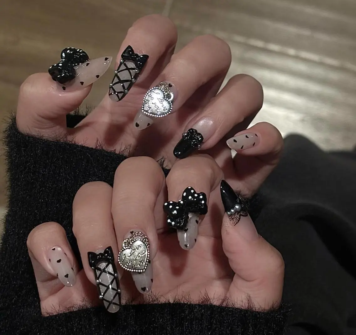 ネイル ハンドネイル 🎀 Ayaka_nailのネイルデザイン