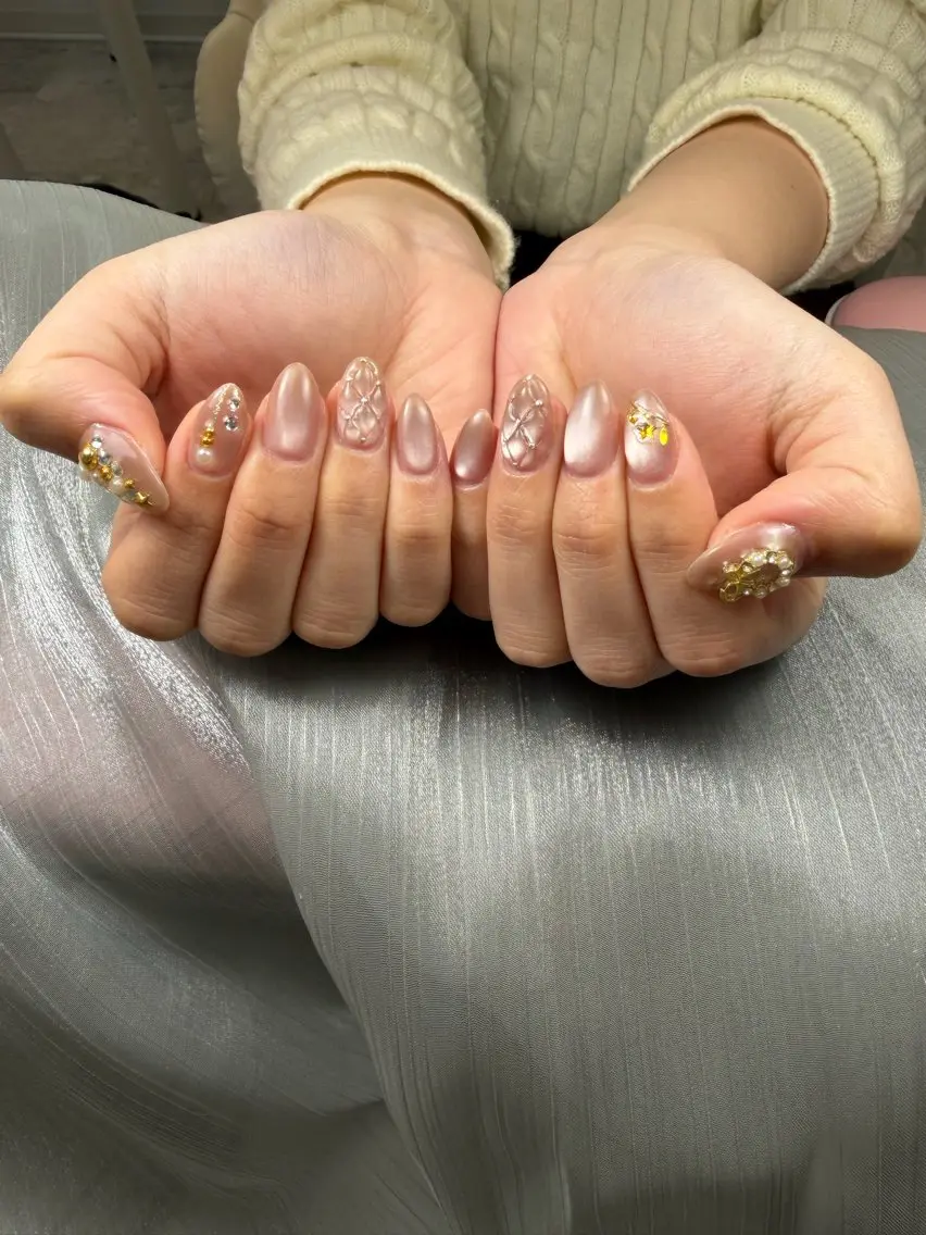 ネイル チークネイル フレンチネイル グラデーション キラキラネイル 韓国ネイル ハンドネイル HIKARIHANA NAILのネイルデザイン