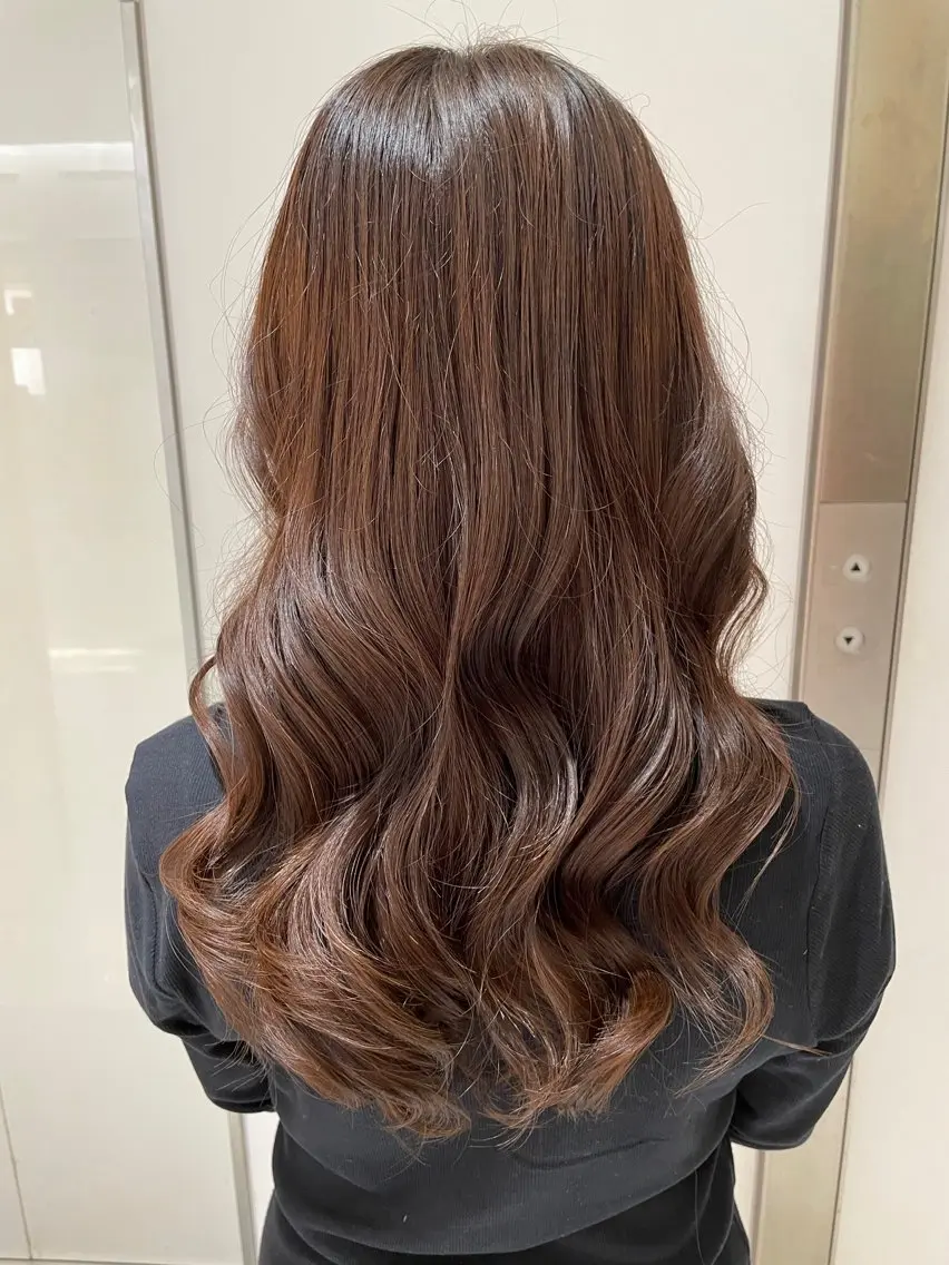 セミロング パーマ 韓国っぽ水光肌カラー マンツーマン🫧なおのヘアスタイル
