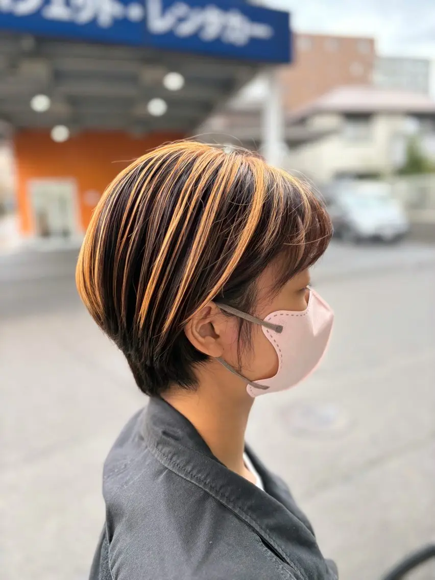 ショート カラー ハンサムショート ブリーチ ブラウンカラー ショコラブラウン オレンジ Story マリエのヘアスタイル