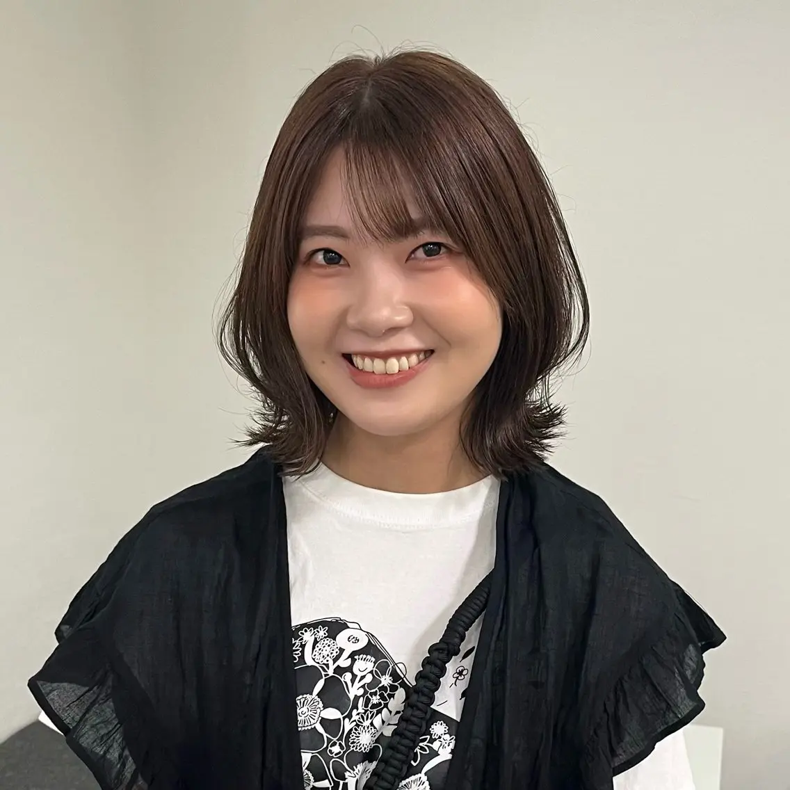 ミディアム カラー くびれヘア くびれレイヤー レイヤーカット 藤瀬 知里のヘアスタイル