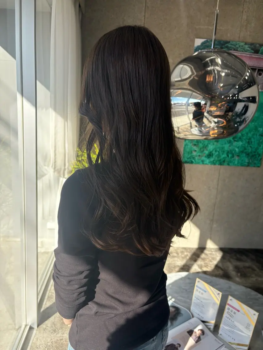 カラー ベージュカラー オリーブベージュ KUBO HADUKIのヘアスタイル