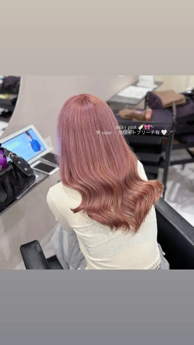 ロング カラー ヘアアレンジ ヘアカラー 透明感カラー🪼🩵 𝐑𝐢𝐧のヘアスタイル