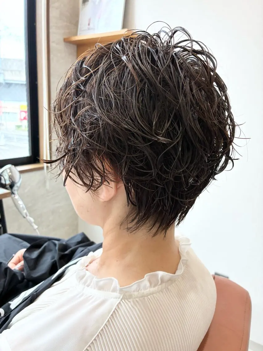 ショート パーマ 須賀 知穂のヘアスタイル