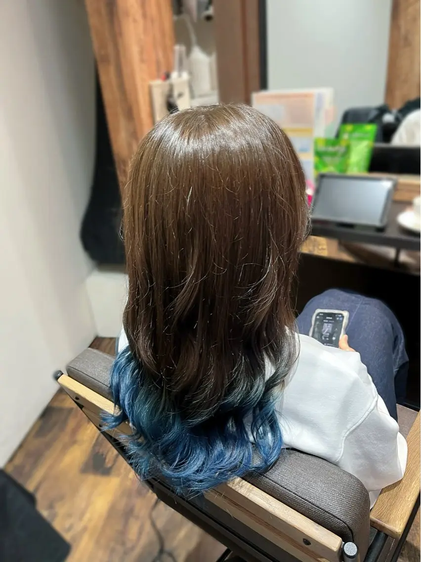 セミロング カラー ブリーチ ブルーカラー グラデーションカラー ヘアカラー 赤羽Gardenia 🌸ayame🌸のヘアスタイル