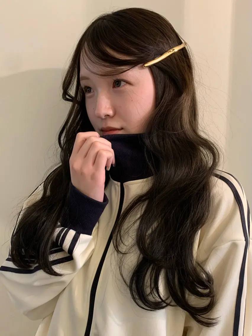 ロング カラー グレージュ カット ヘアカラー トリートメント 落合希 Olivebeigeのヘアスタイル