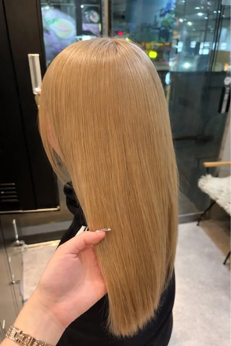 ロング カラー ヘアカラー c h i h i r oのヘアスタイル