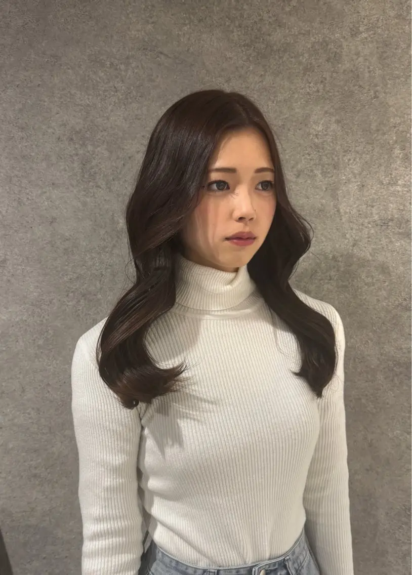 ロング カラー ブラウンカラー 紅都🫧赤みなし 透明感水光カラーのヘアスタイル