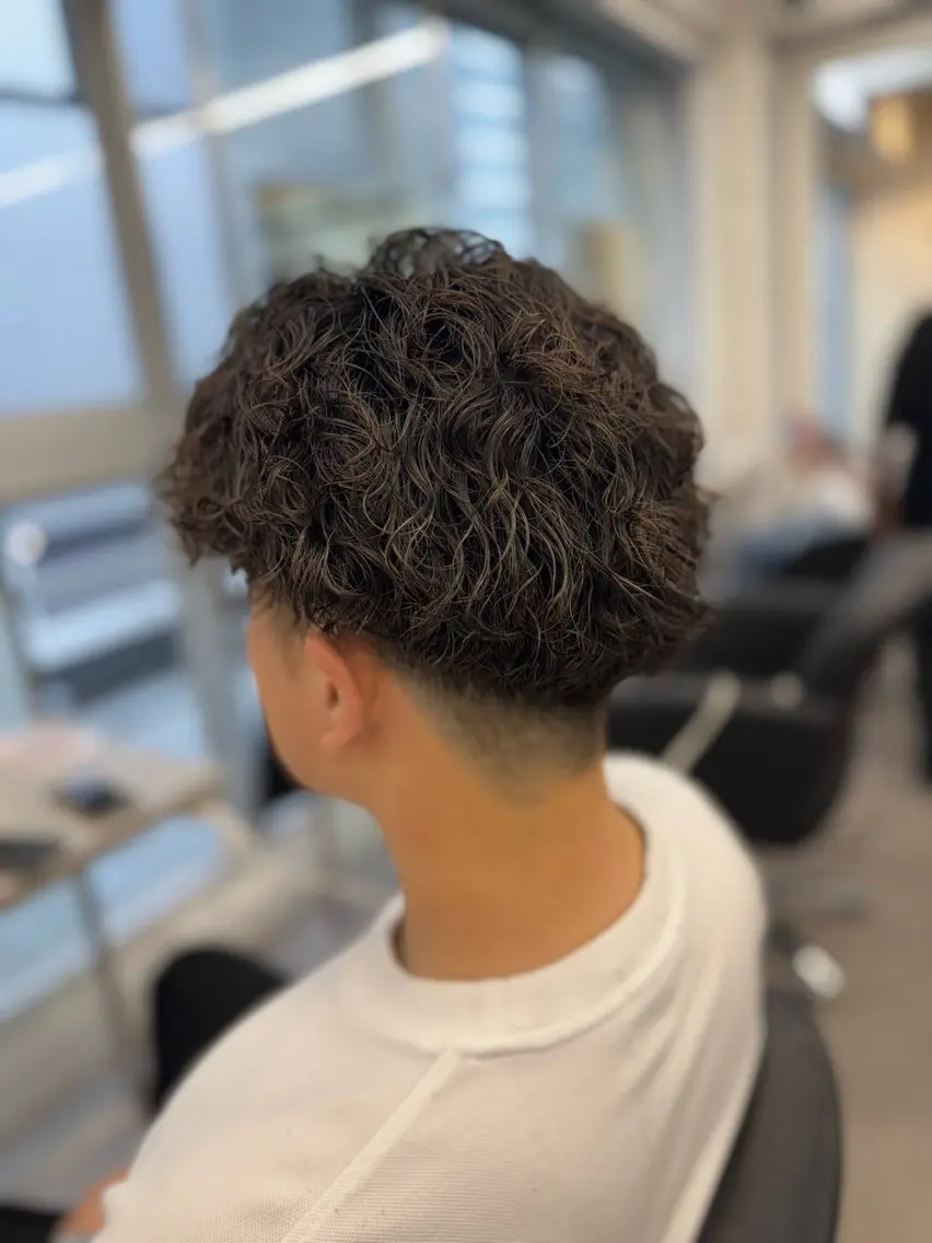 ショート ハイトーン/メンズ パーマ👾ますのヘアスタイル