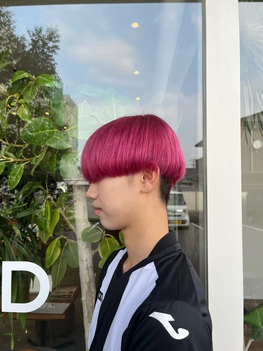 カラー ブリーチ ピンクカラー 山内 楓のヘアスタイル