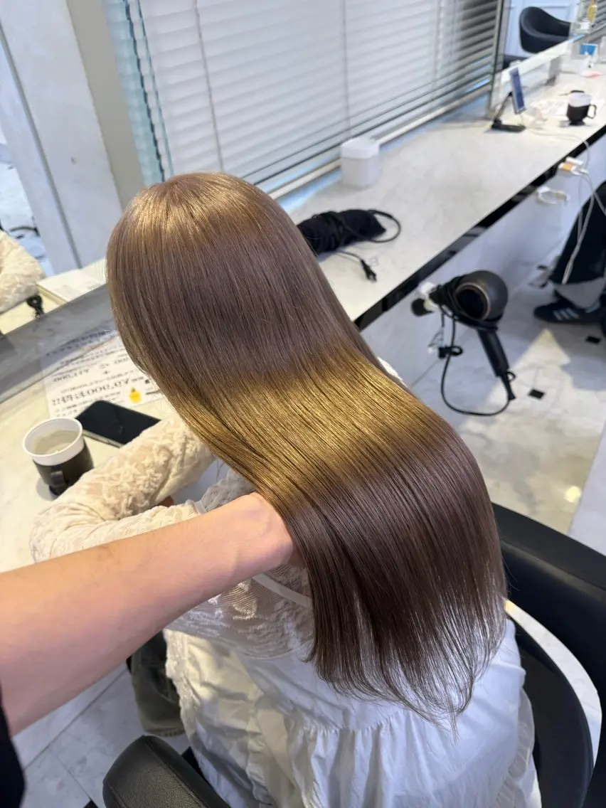 ロング カラー ヘアカラー トリートメント 韓国風グレージュ 🤍たくみ🤍のヘアスタイル