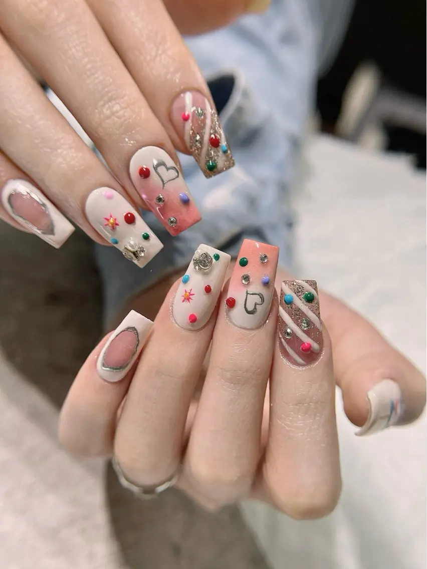 自爪🎀ストン付け放題🎀アートし放題🎀2パーツまで無料、3つ目から追加料金💕の写真