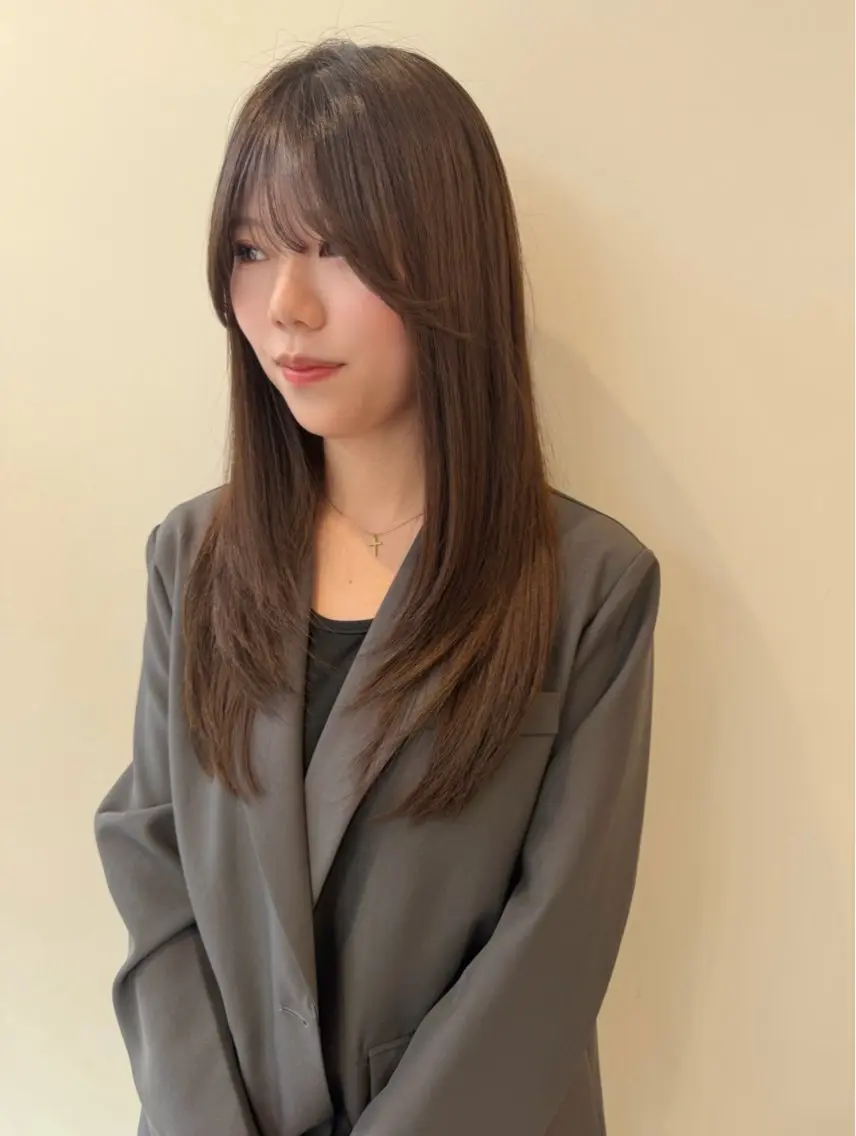 ロング レイヤーカット ローレイヤー カット 小顔レイヤー/ ベージュ🤍Rieのヘアスタイル