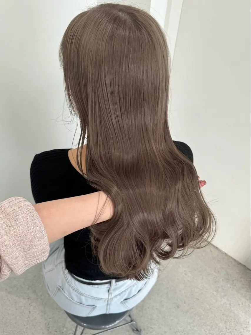ロング カラー ヘアアレンジ ブリーチ ブリーチなしカラー 髪質改善 トリートメント 🎀RIN🎀 縮毛矯正×暗髪‎🤍のヘアスタイル