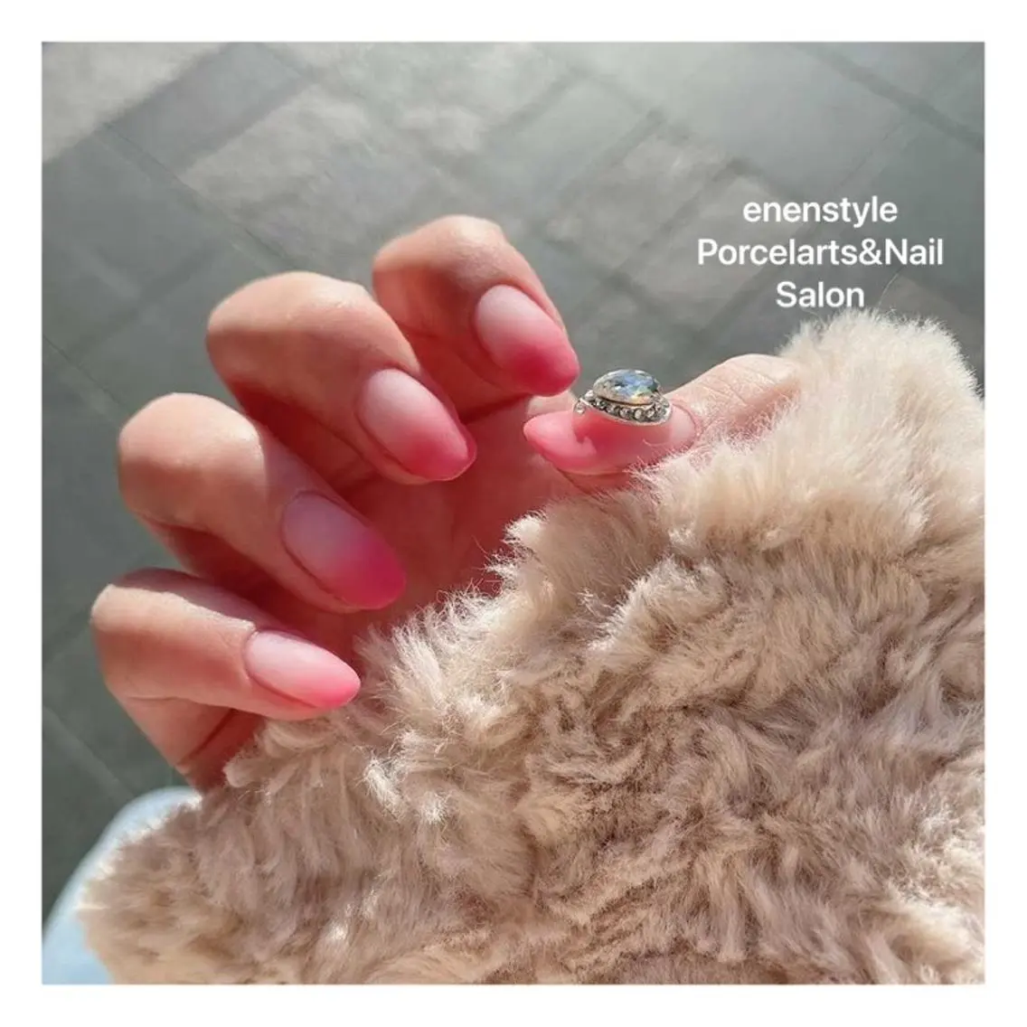 ミディアム ネイル ハンドネイル 🐾enen style 🐾のネイルデザイン