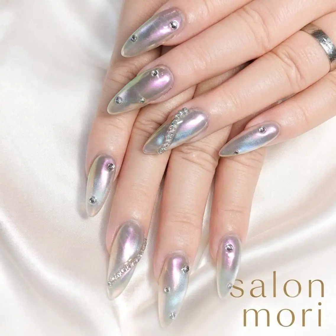 ネイル ミラーネイル ハンドネイル Salon Mori🌸のネイルデザイン