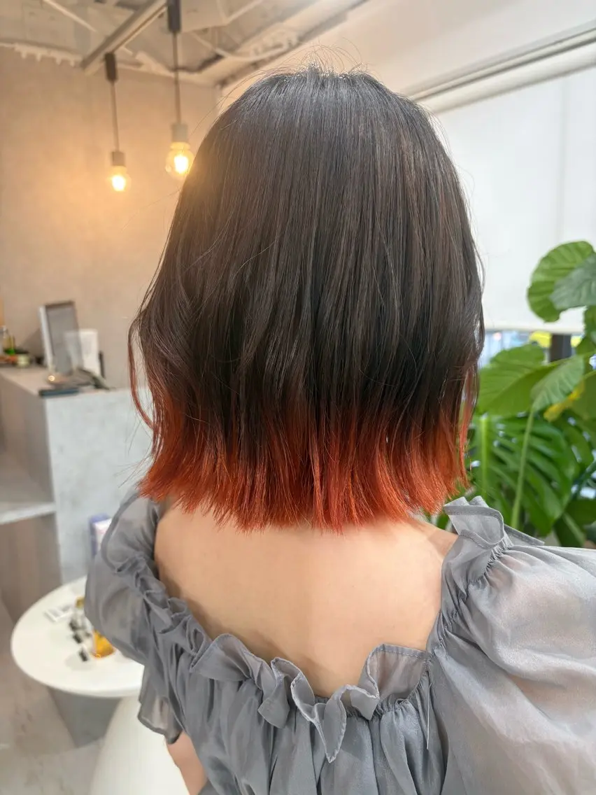 ミディアム カラー 小山 明菜のヘアスタイル