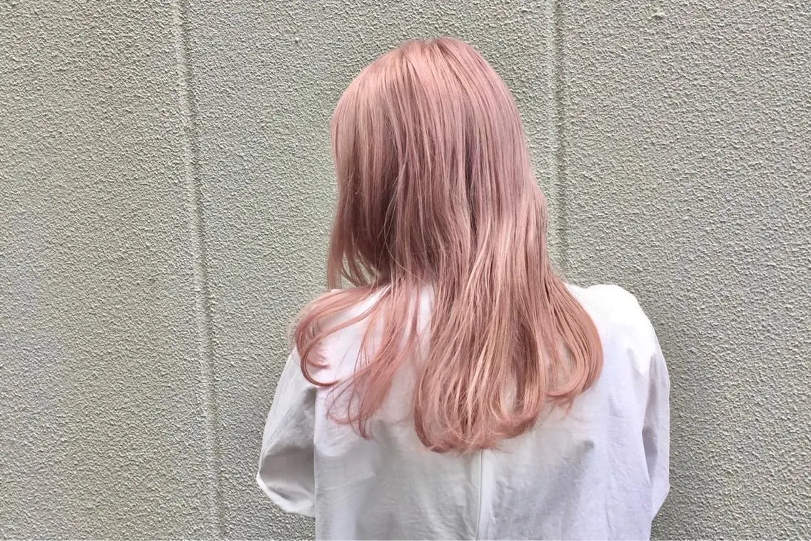 セミロング アッシュ 外国人風カラー ハイライト 髪質改善 韓国風ヘア カット ヘアカラー トリートメント Lino by hoNuaのヘアスタイル
