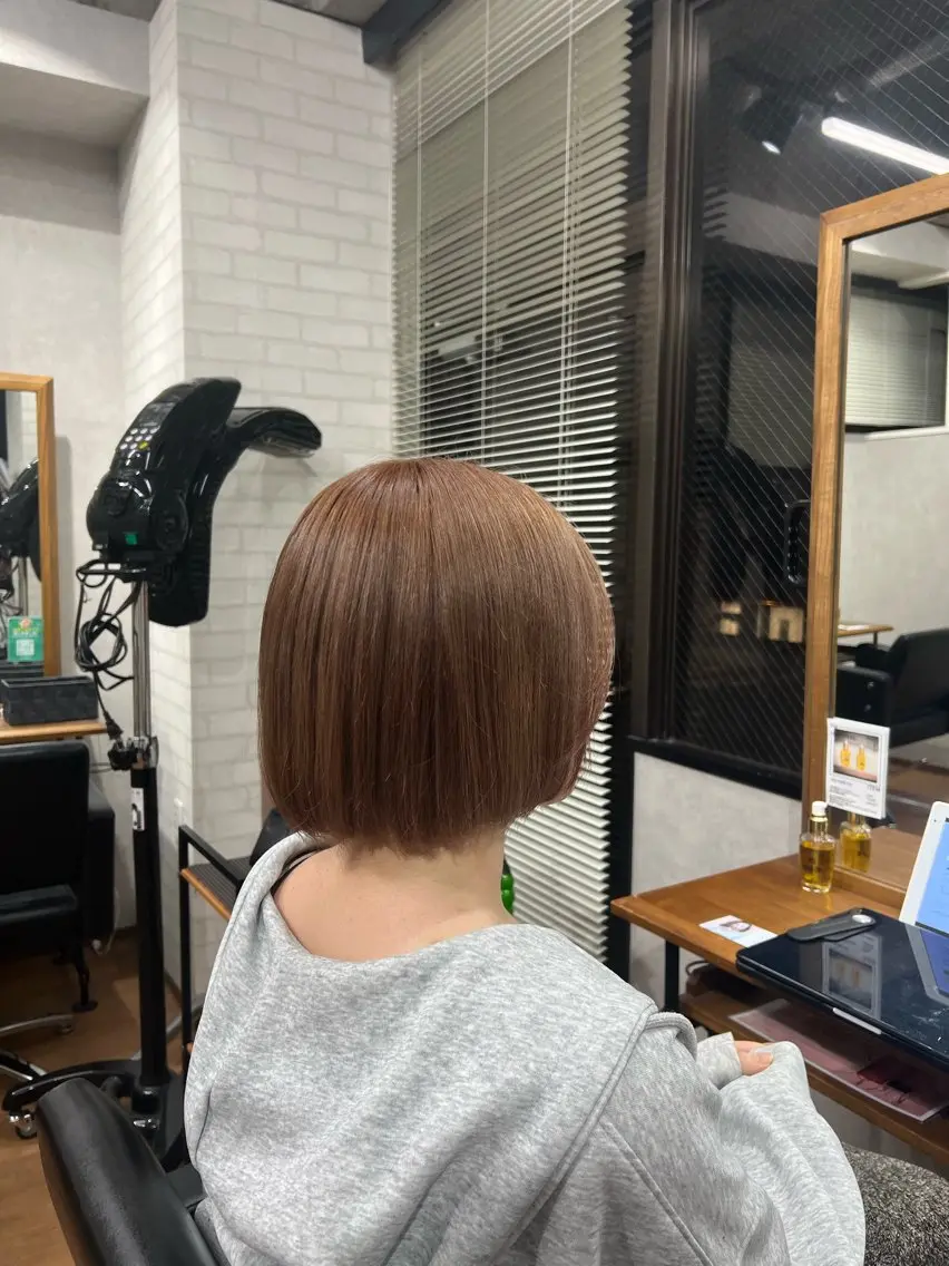 ショート カラー ブリーチ ブラウンカラー 透明感カラー ヘアカラー イリオモテ レナのヘアスタイル