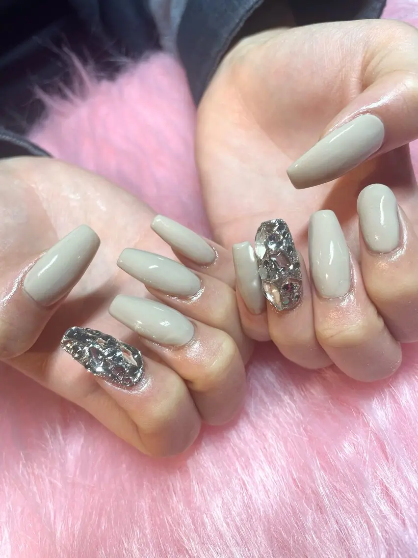 ネイル ストーンネイル ハンドネイル Nail ヌシん家 AKANEのネイルデザイン