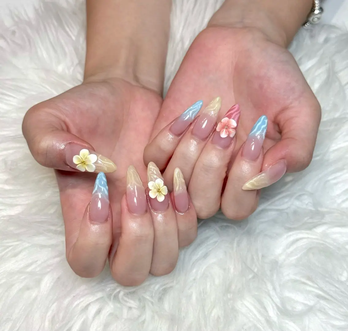 ネイル チークネイル ドット フットネイル フレンチネイル グラデーション ハンドネイル ハンドケア ARIA ナナミのネイルデザイン