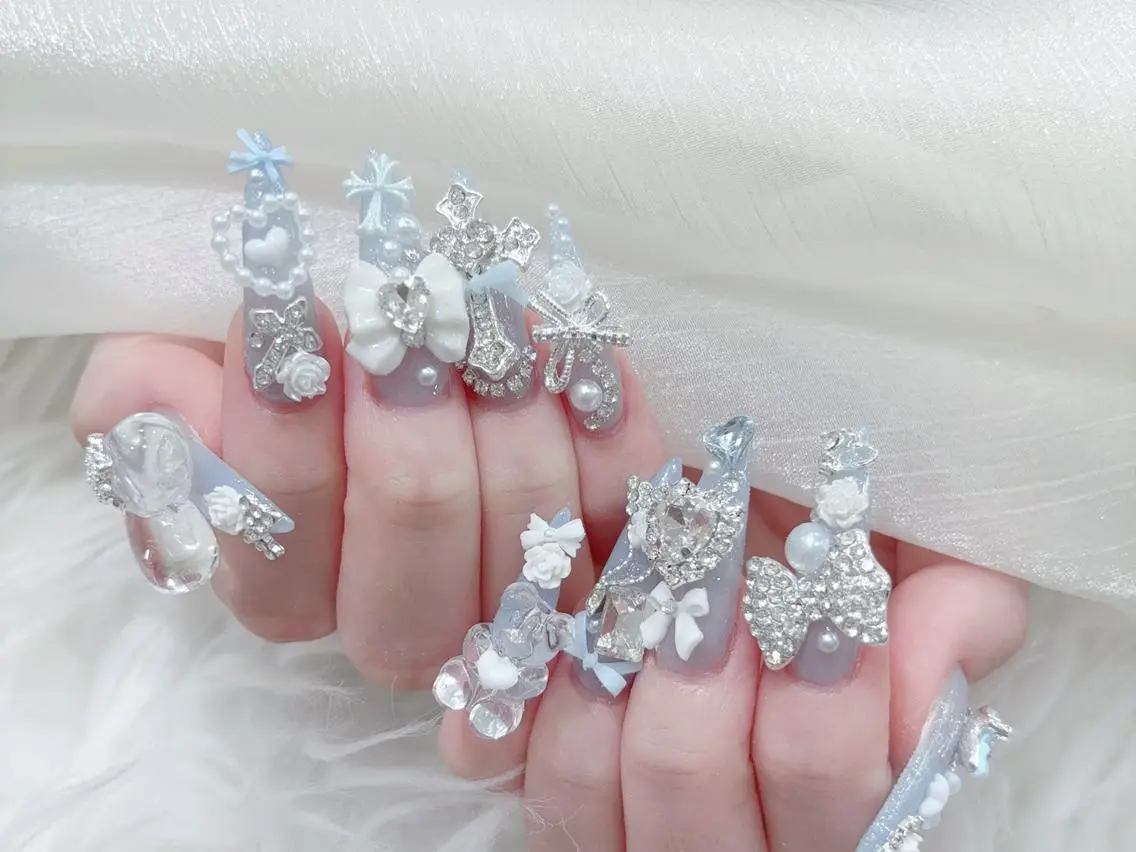 ネイル 長さ出し キラキラネイル 韓国ネイル ロングネイル 持ち込み ハンドネイル ハンドケア 萌🌸Nail スカルプ専門店のネイルデザイン