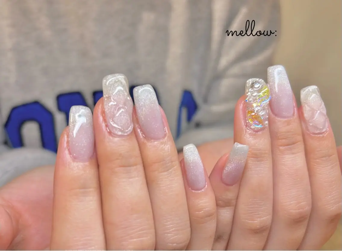 ネイル アートネイル フレンチネイル マグネットネイル マグネットフレンチ mellow:ｸﾙﾐ ﹡˖˟༝🎀˖˟ ༝のネイルデザイン