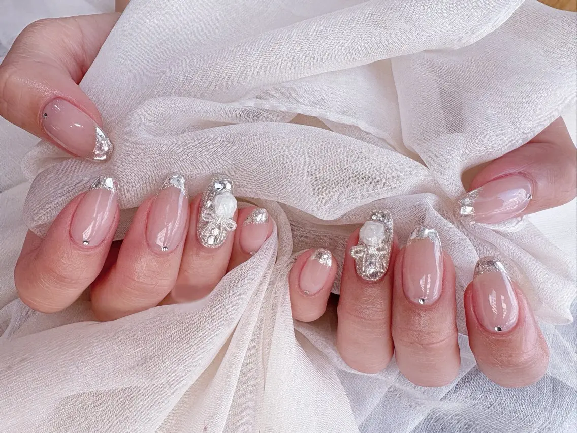 ネイル アートネイル フレンチネイル ガラスフレンチ ハンドネイル Nail R🌷 AKARI恵比寿のネイルデザイン