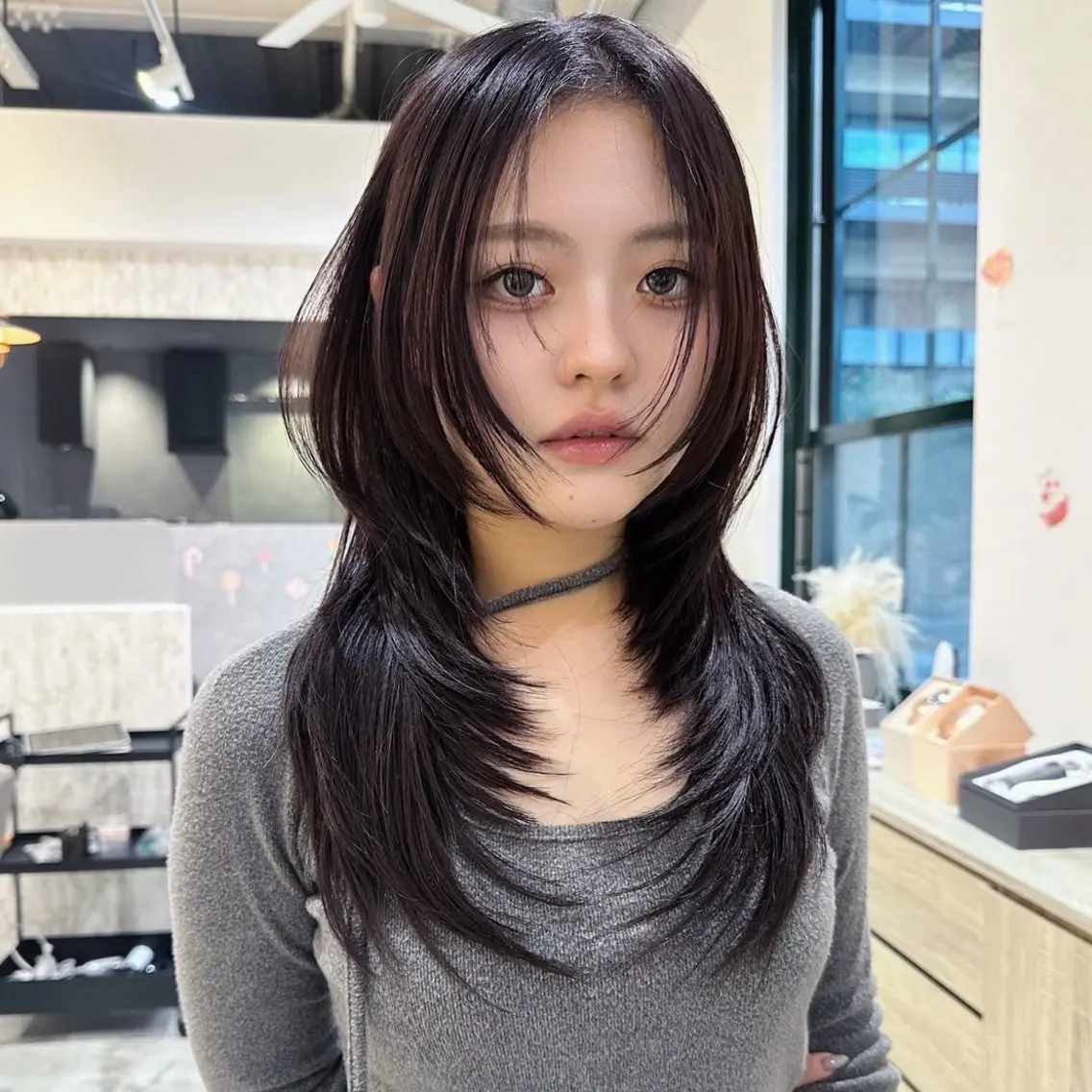 ロング ロングレイヤー 顔まわりレイヤー 韓国風ヘア レイヤーカット ロング BALANCE. 弥央のヘアスタイル