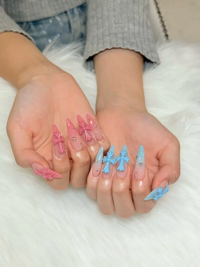 ネイル チークネイル ドット フットネイル フレンチネイル グラデーション ハンドネイル ハンドケア Aria Nail Beautyのネイルデザイン