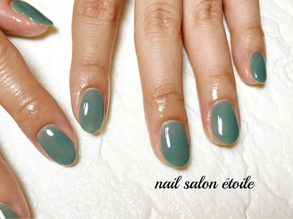 ネイル アートネイル ジェルネイル グリーン ワンカラーネイル シンプルネイル ハンドネイル nail salon étoileのネイルデザイン
