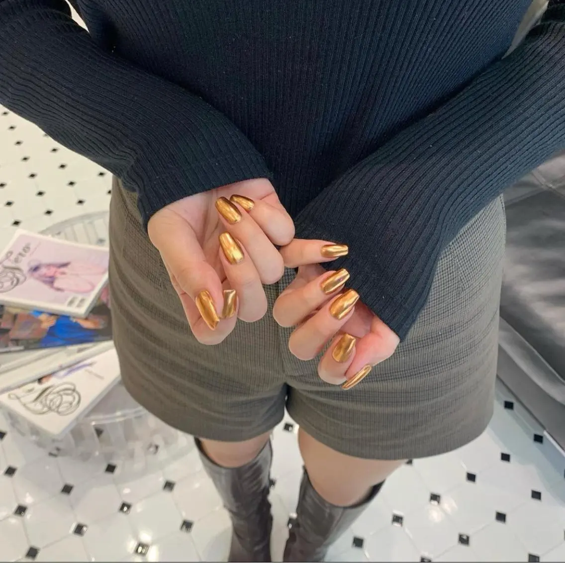 ミラーネイル(オフ有)の写真