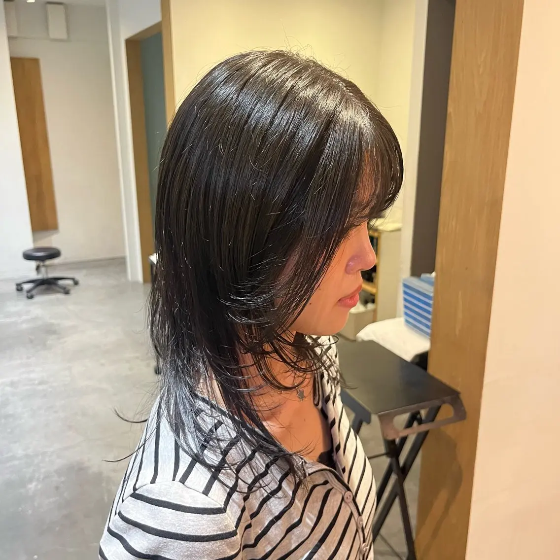 セミロング 、 ハルナのヘアスタイル
