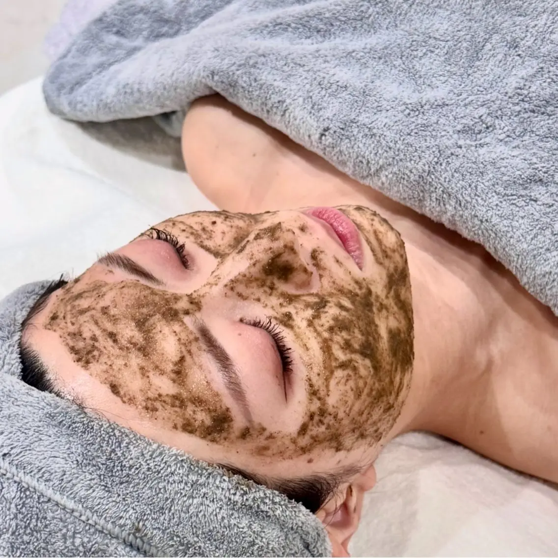 💞18歳〜22歳限定💞美肌ハーブトリートメント🌿毛穴ケア・肌荒れ・ニキビ痕、様々なお悩みに対応!小顔効果も✨の写真