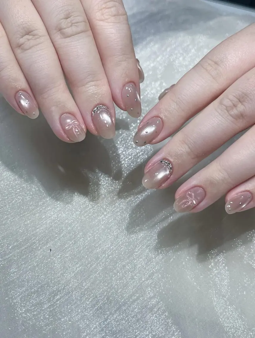 ネイル チークネイル フレンチネイル グラデーション キラキラネイル 韓国ネイル ハンドネイル Minette nailHuongのネイルデザイン