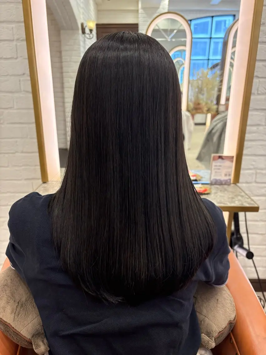 ロング ヘアカラー 湯浅 菜月のヘアスタイル