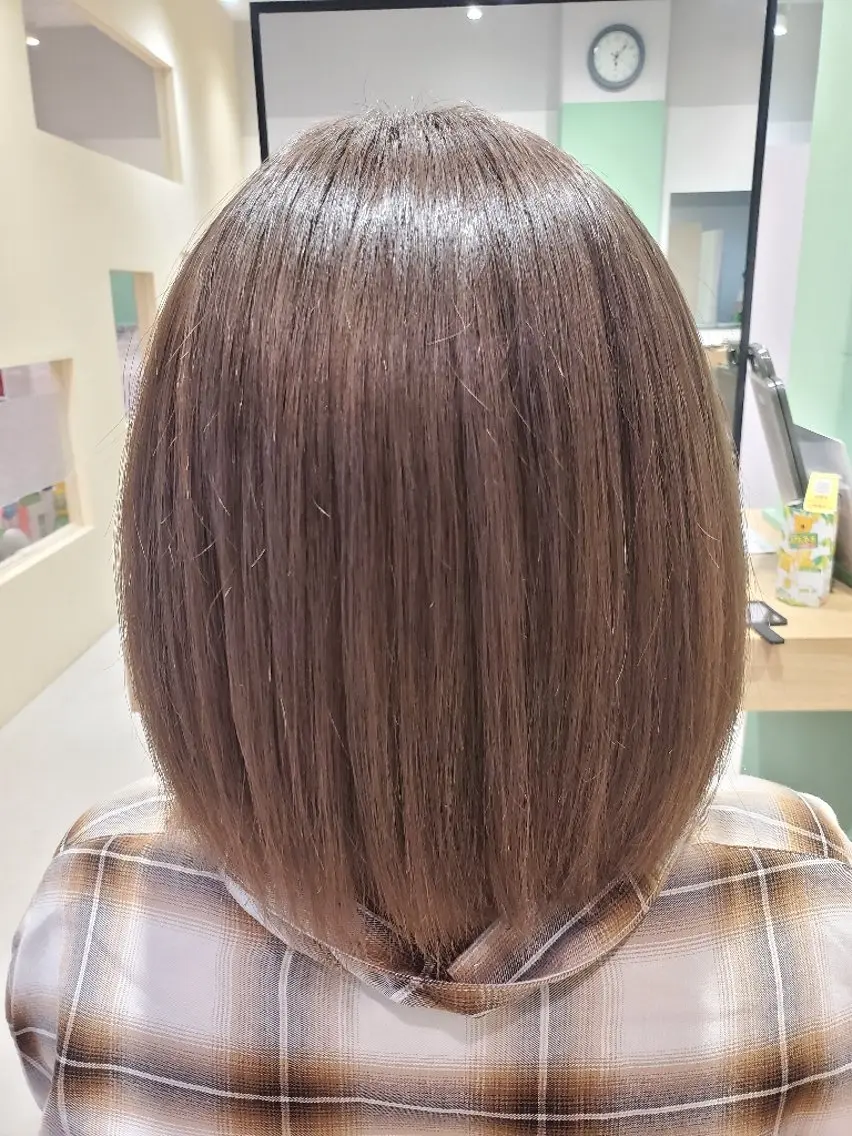 ミディアム カラー ベージュカラー ブリーチ 透明感カラー あさみ ／スパ・ケアニストのヘアスタイル