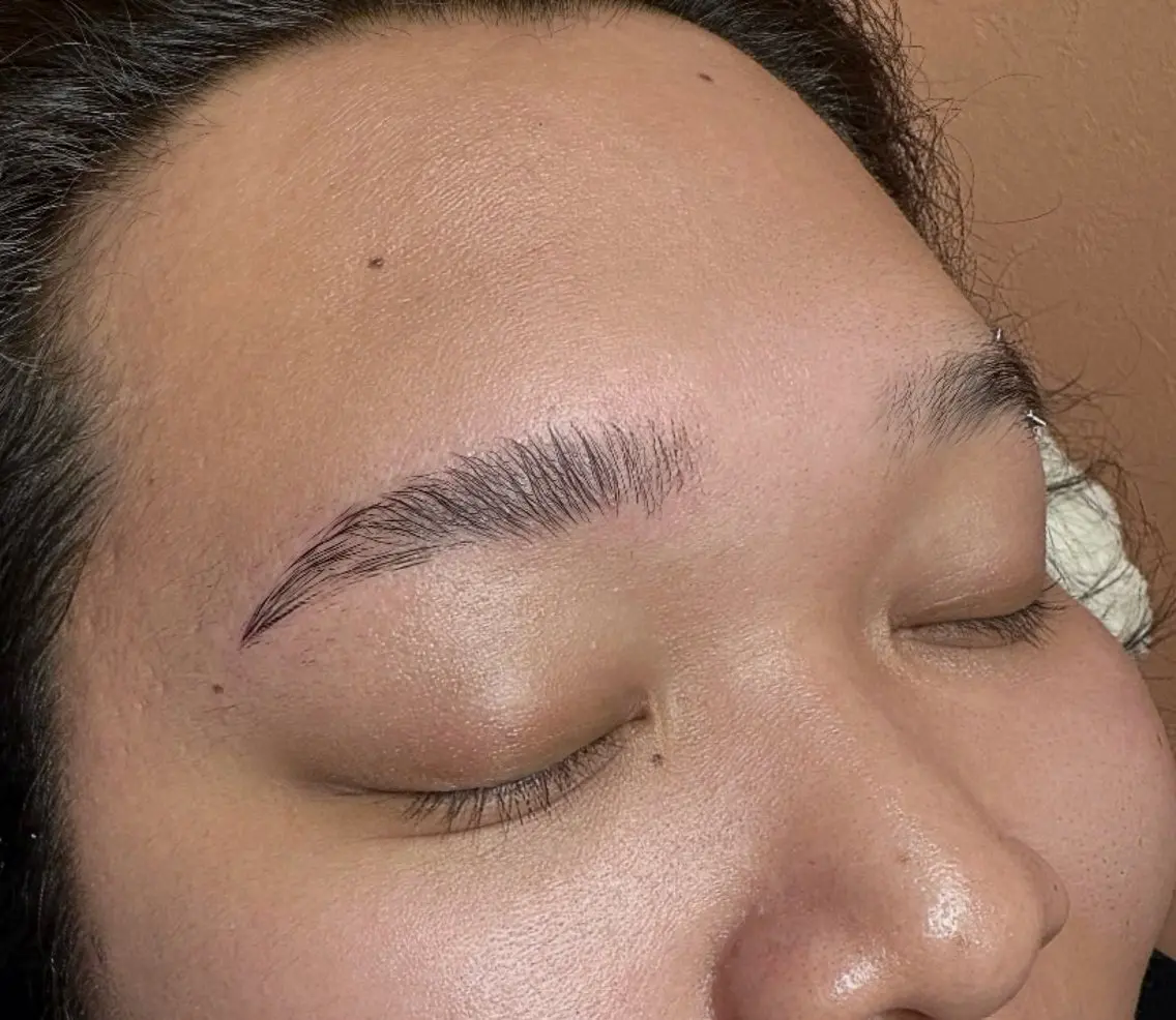 メンズ アイブロウ メンズパーマ 眉毛ワックス脱毛 ワックス脱毛 その他(アイブロウ) メンズ眉毛🤍カラー メンズサロン　浦和の眉毛・アイブロウイメージ