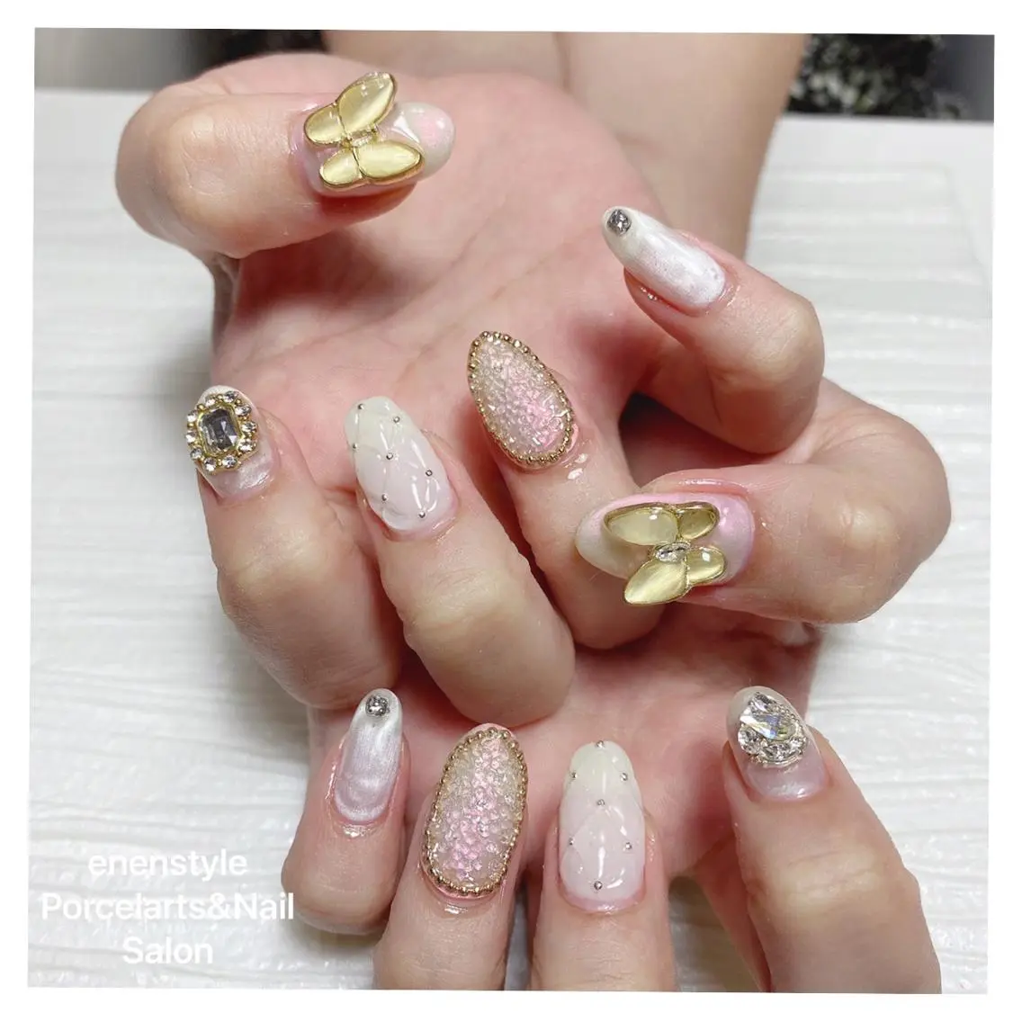 ミディアム ネイル ハンドネイル 🐾enen style 🐾のネイルデザイン
