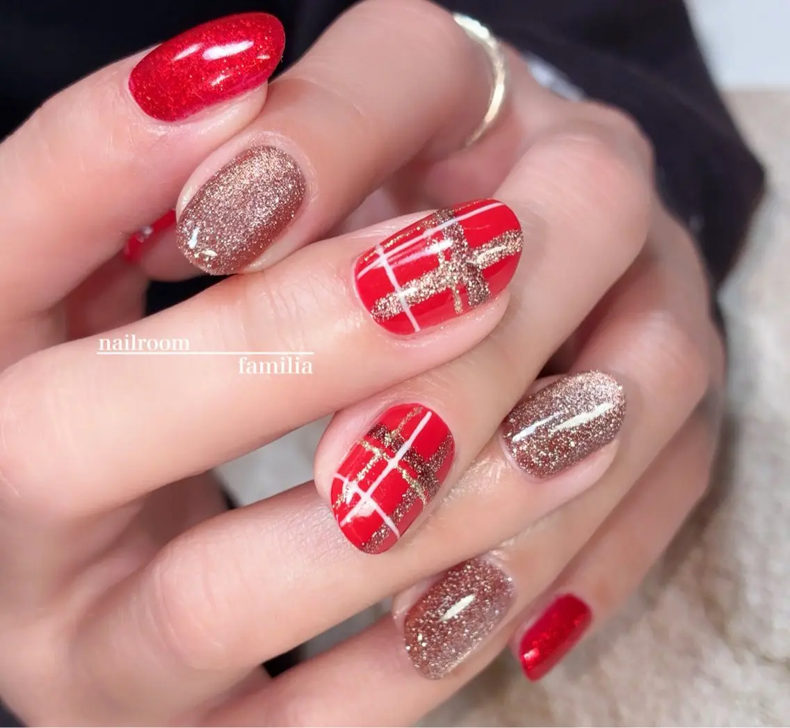 ネイル アートネイル フラッシュネイル フラッシュマグ マグネットネイル ハンドネイル -nailroom- familiaのネイルデザイン