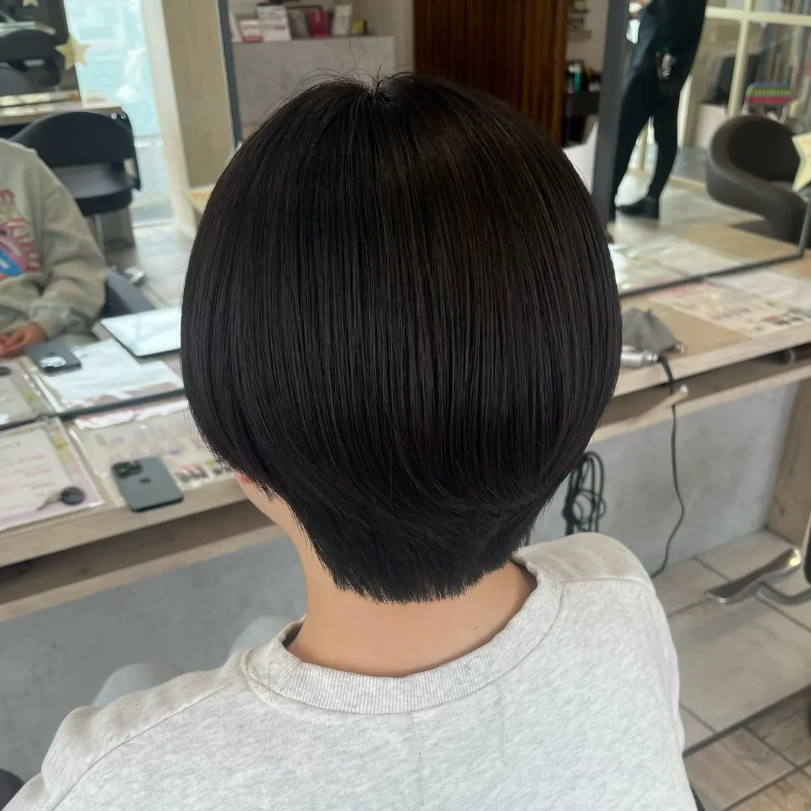 ショート カット 小川 夏実のヘアスタイル