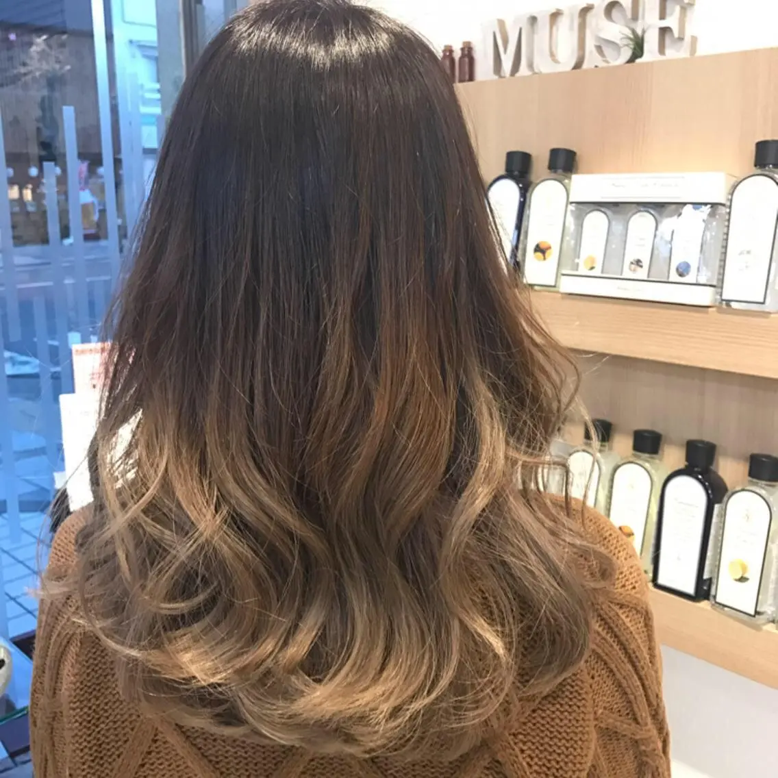 セミロング カラー ヘアアレンジ ブリーチ スズキ シオリのヘアスタイル