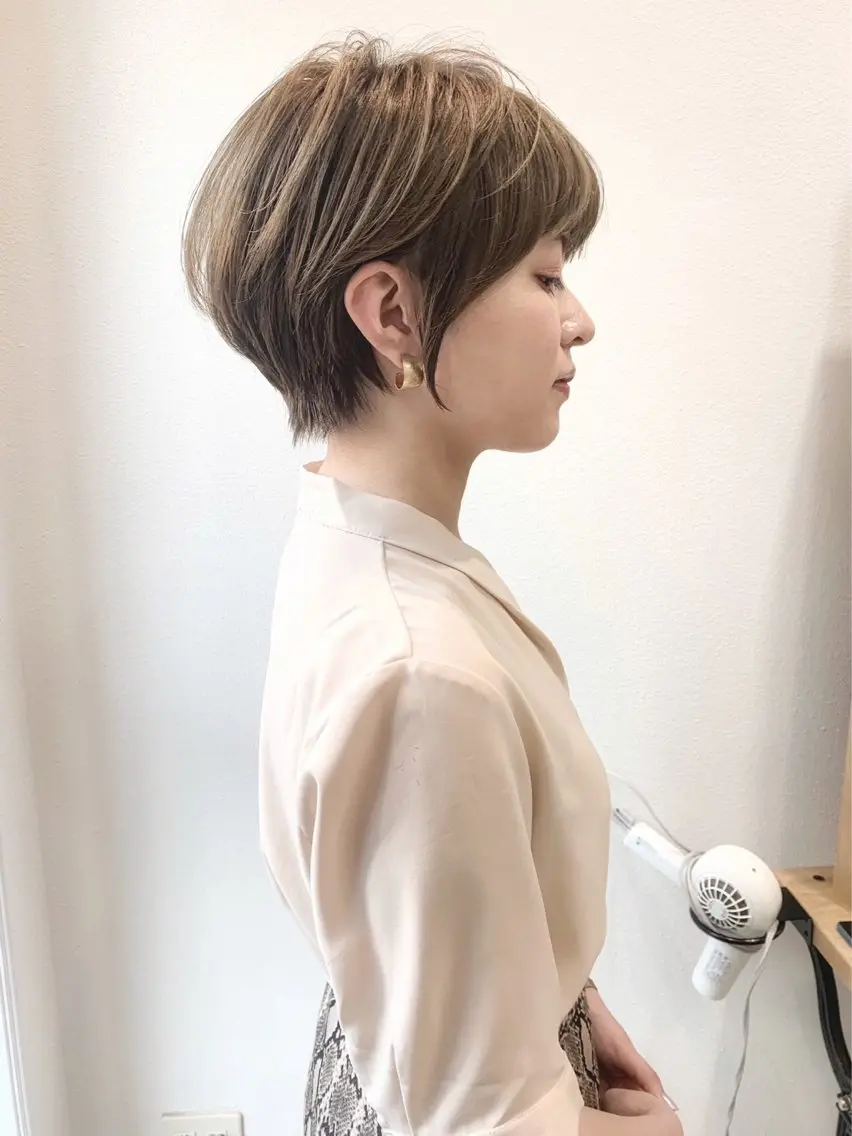 ショート カラー カット ヘアカラー ⭐️小顔ショート⭐️ 大鷲拓海のヘアスタイル